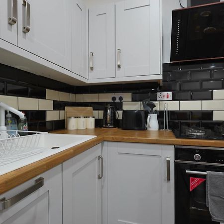 Stylish Apartment In City Centre - Walk Everywhere Кардифф Экстерьер фото